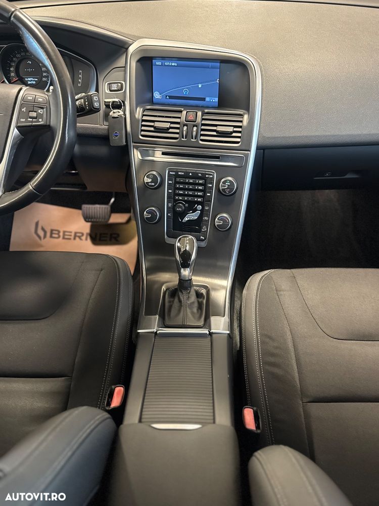 Volvo XC 60 D4 AWD Geartronic Momentum - 13