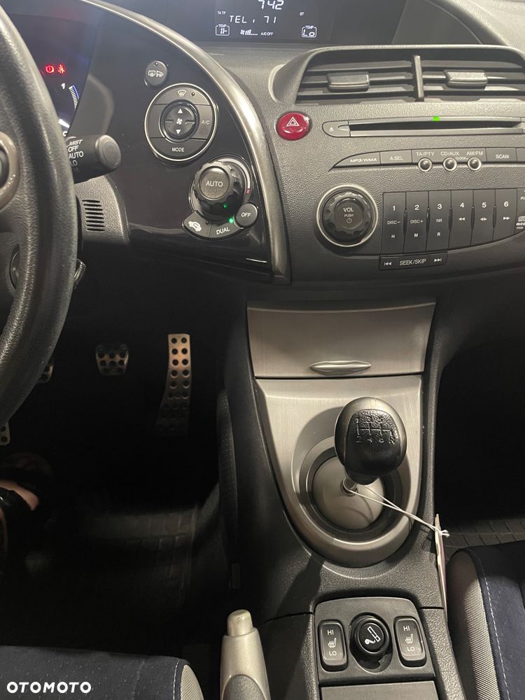 Honda Civic 1.8 Comfort - 13