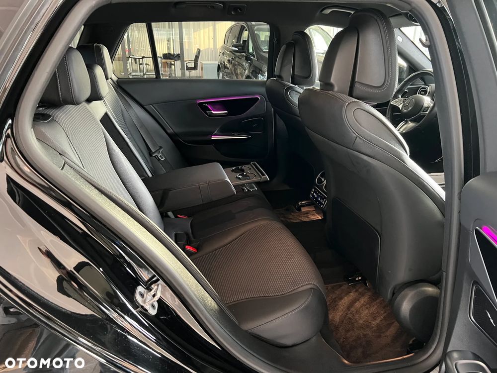 Mercedes-Benz Klasa C 300 d 9G-TRONIC - 37