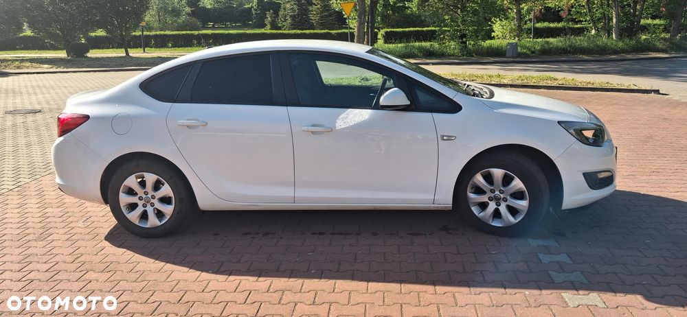 Opel Astra 1.6 EU6 - 13