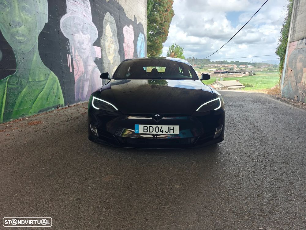 Tesla Model S - 4