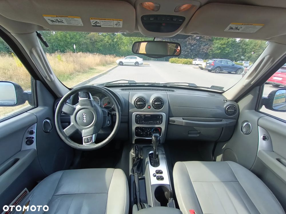 Jeep Liberty - 9