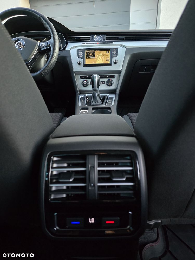 Volkswagen Passat 1.8 TSI BMT Highline DSG - 32