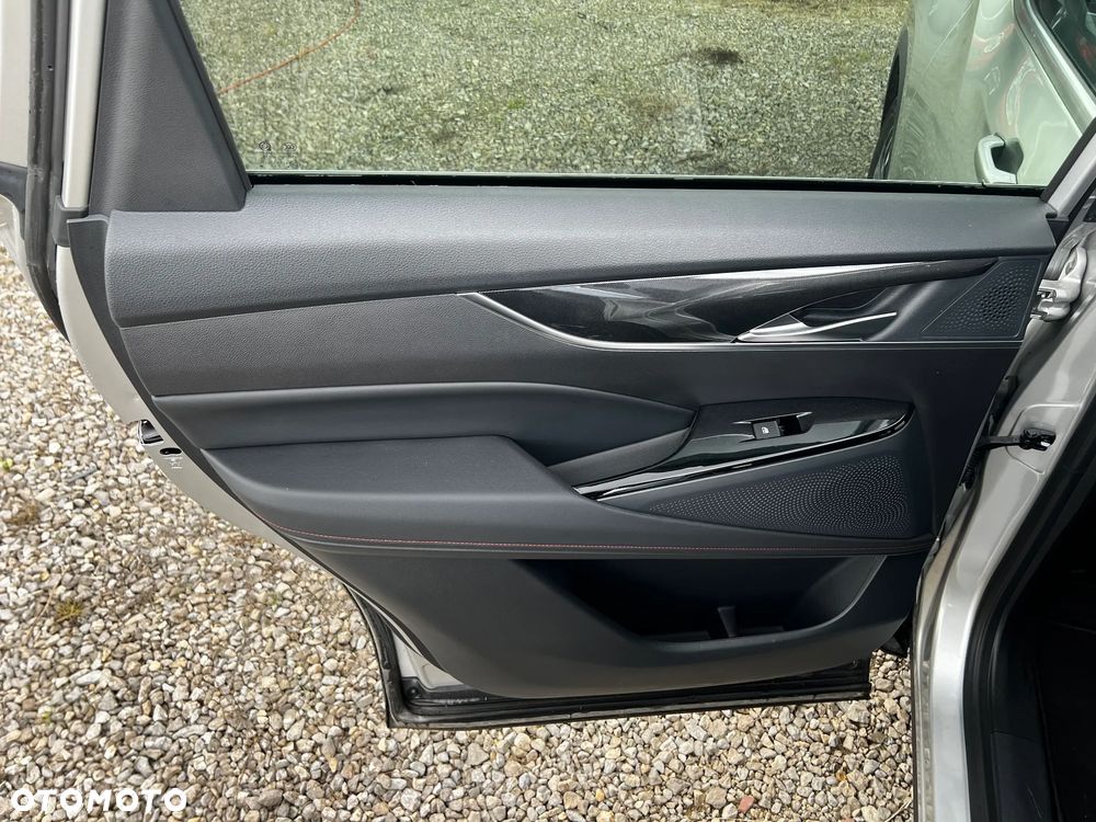 Maxus Euniq 6 - 26