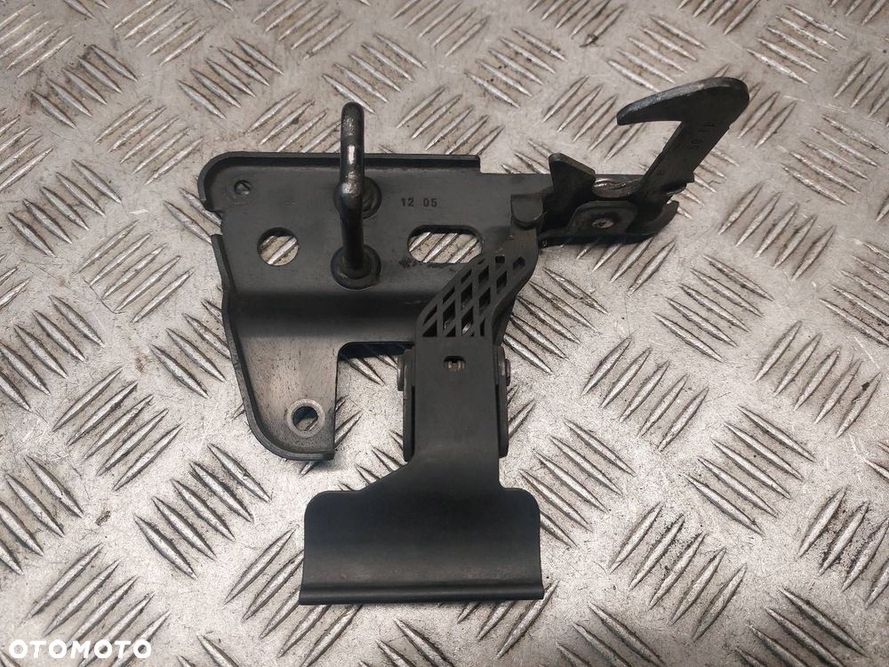 ZAMEK MASKI AUDI A6 C6 4F0823480A - 1