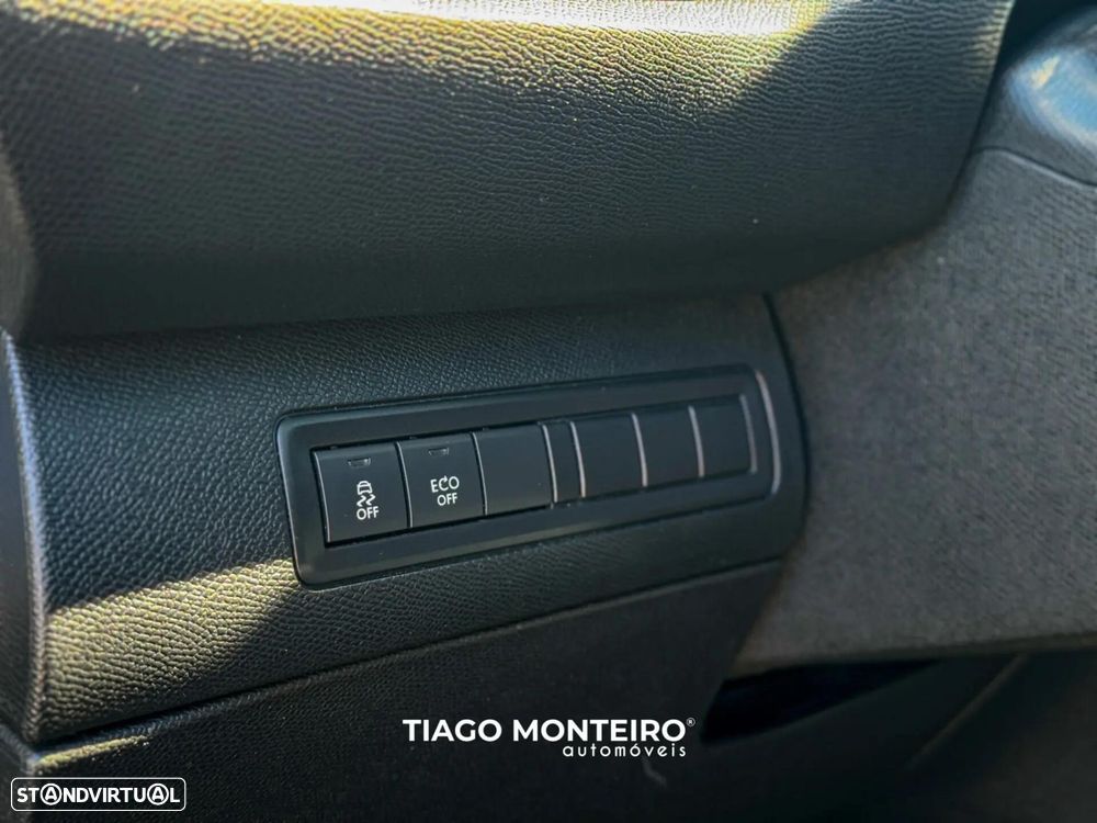 Peugeot 308 BlueHDi FAP 120 Stop&Start Winter Edition - 36