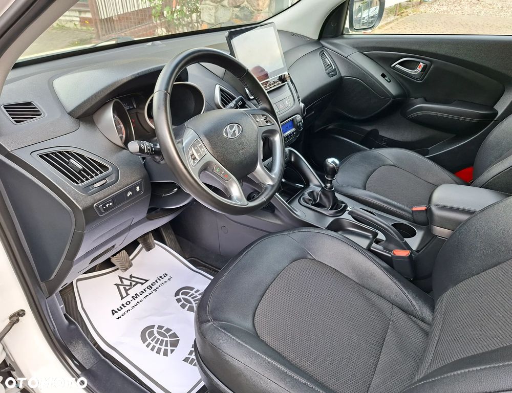 Hyundai ix35 1.6 2WD Fifa World Cup Edition - 15