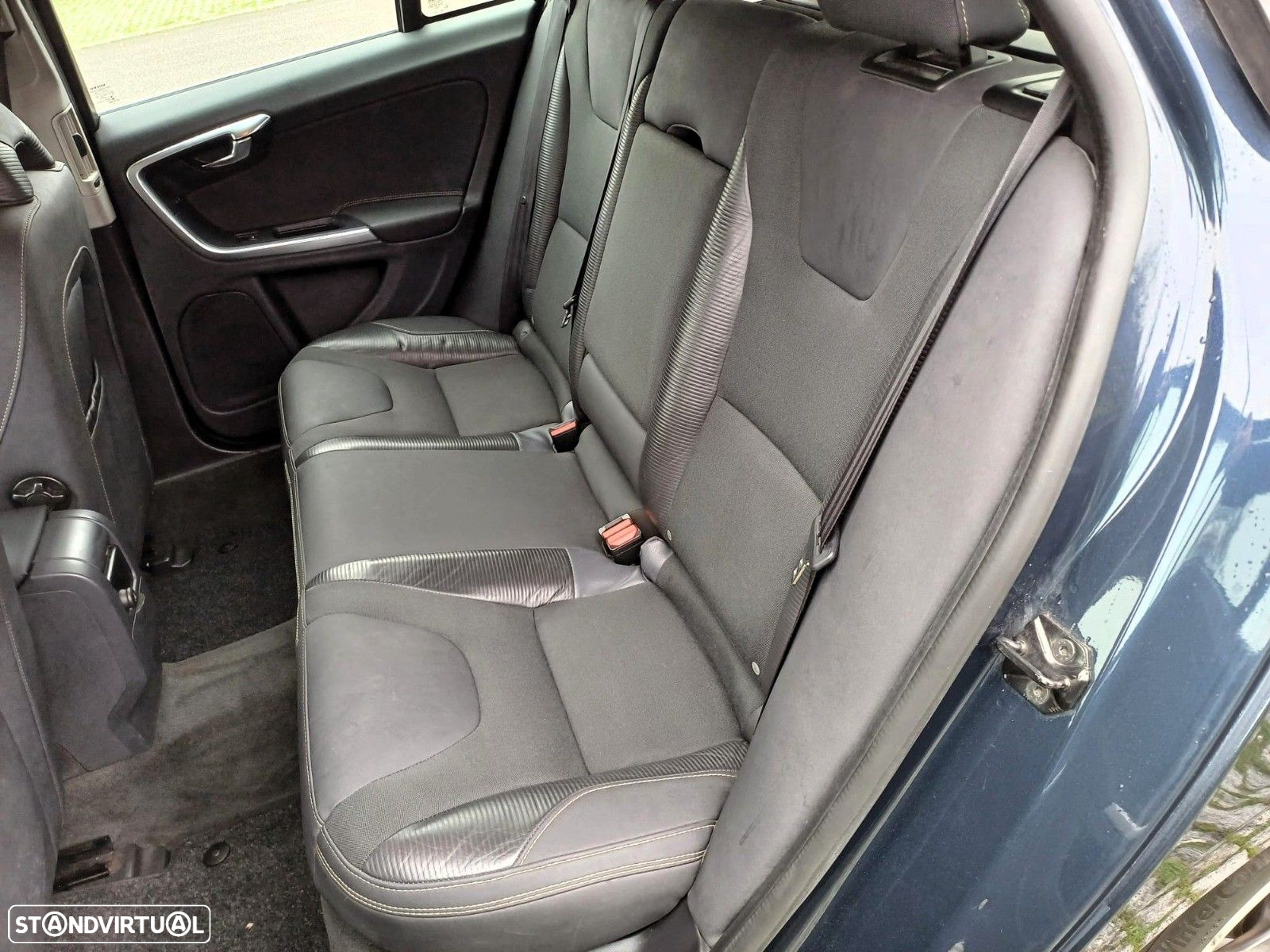 Volvo V60 1.6 D2 R-Design Momentum - 9