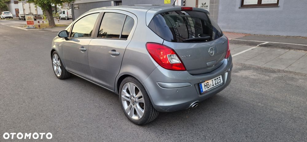 Opel Corsa 1.4 Cosmo - 4