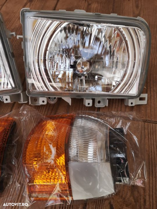 Far semnalizator NISSAN Cabstar model 2001-2006 piese - 4