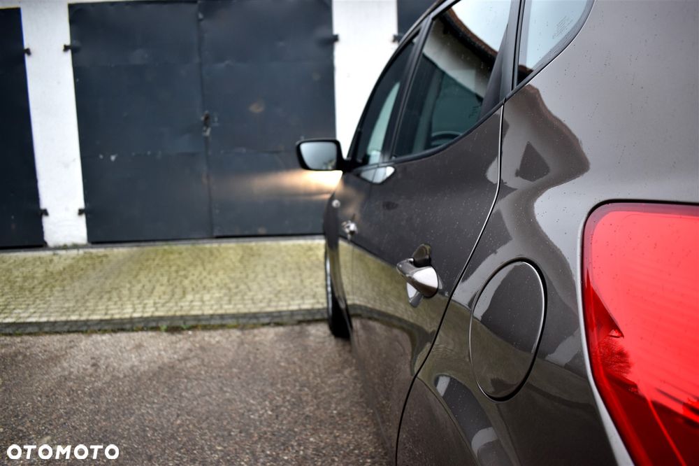 Kia Venga 1.4 CVVT Fifa World Cup Edition - 12