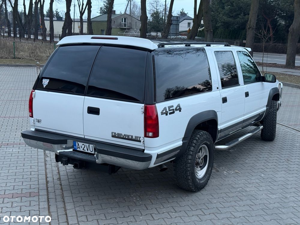 Chevrolet Suburban - 19