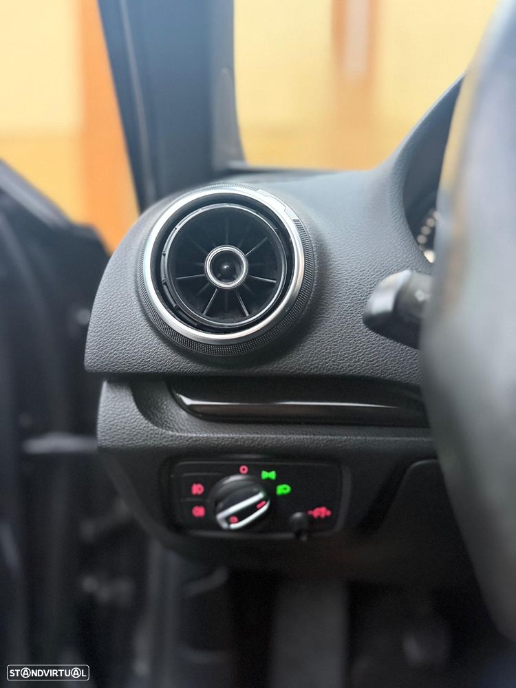 Audi A3 Sportback 1.6 TDI S line Sport Pack - 21