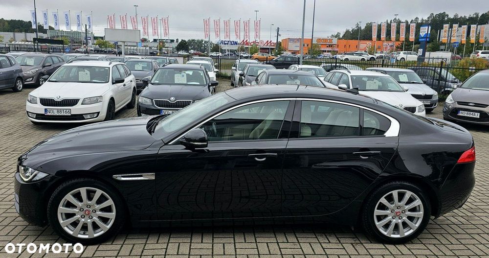 Jaguar XE 2.0 D AWD Portfolio - 4