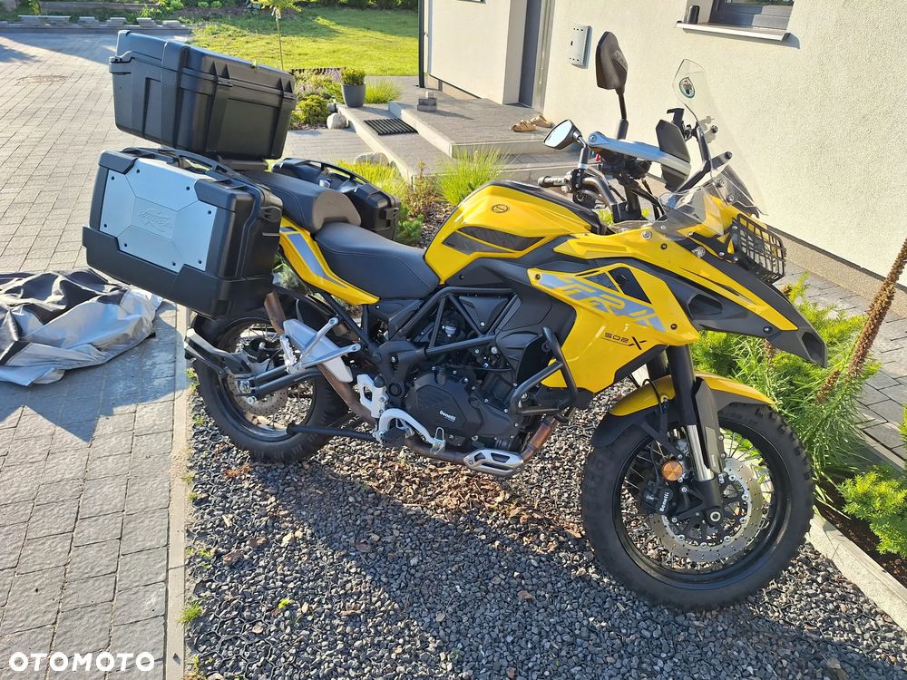 Benelli TRK 502X