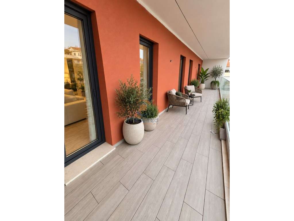 Apartamento T2 NOVO, com Varanda (22 m2) e Parqueamento | Caneças - Grande imagem: 3/79