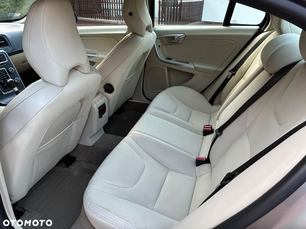 Volvo S60 D3 Momentum - 5