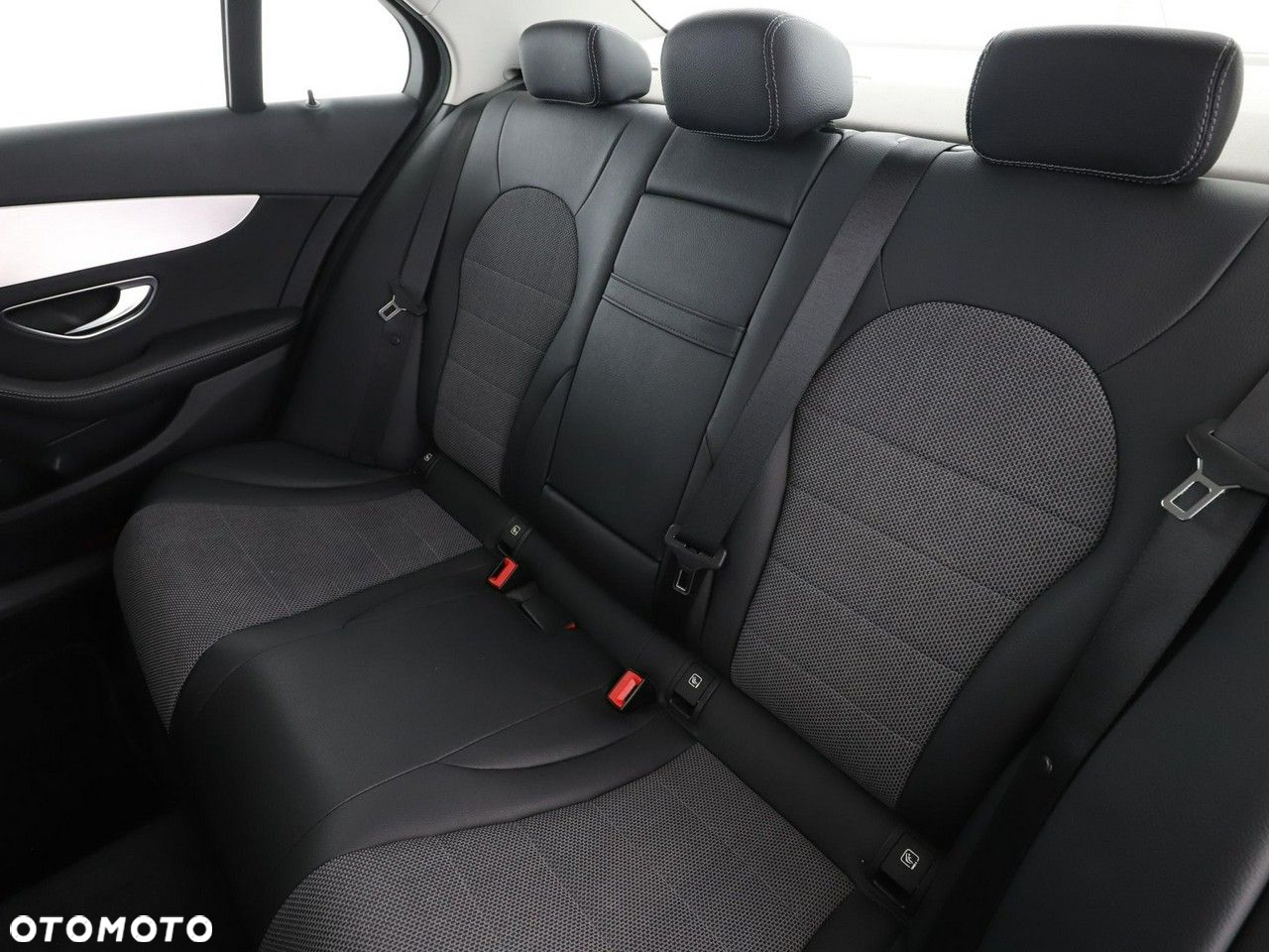Mercedes-Benz Klasa C 180 T 7G-TRONIC Avantgarde - 17