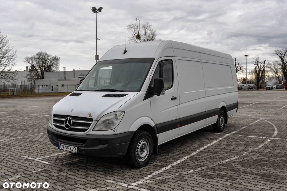 Mercedes-Benz Sprinter - 1