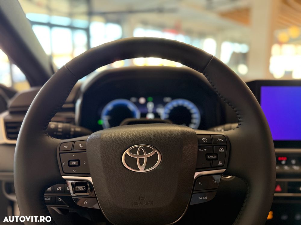 Toyota Camry 2.5 HEV Luxury - 13