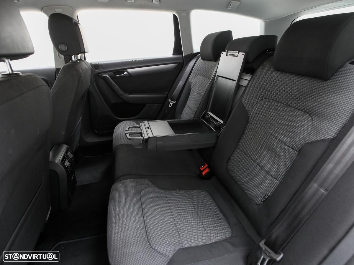 VW Passat Variant - 11