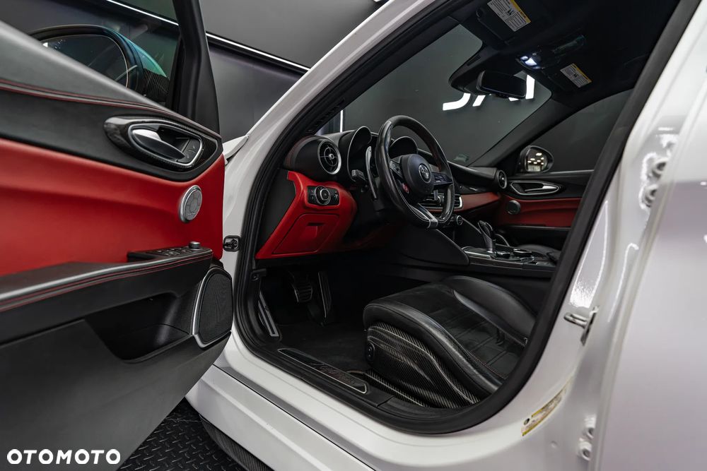 Alfa Romeo Giulia 2.9 Bi Turbo V6 Quadrifoglio - 26