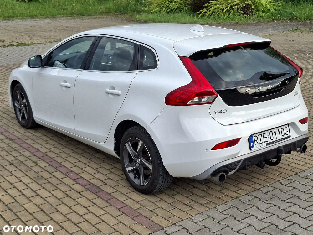 Volvo V40 D3 R-Design Momentum - 19
