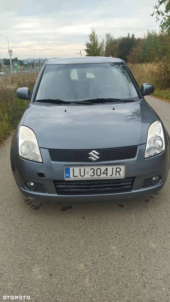 Suzuki Swift - 1