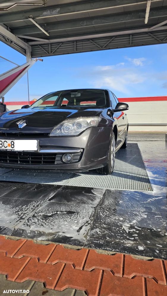 Renault Laguna - 1