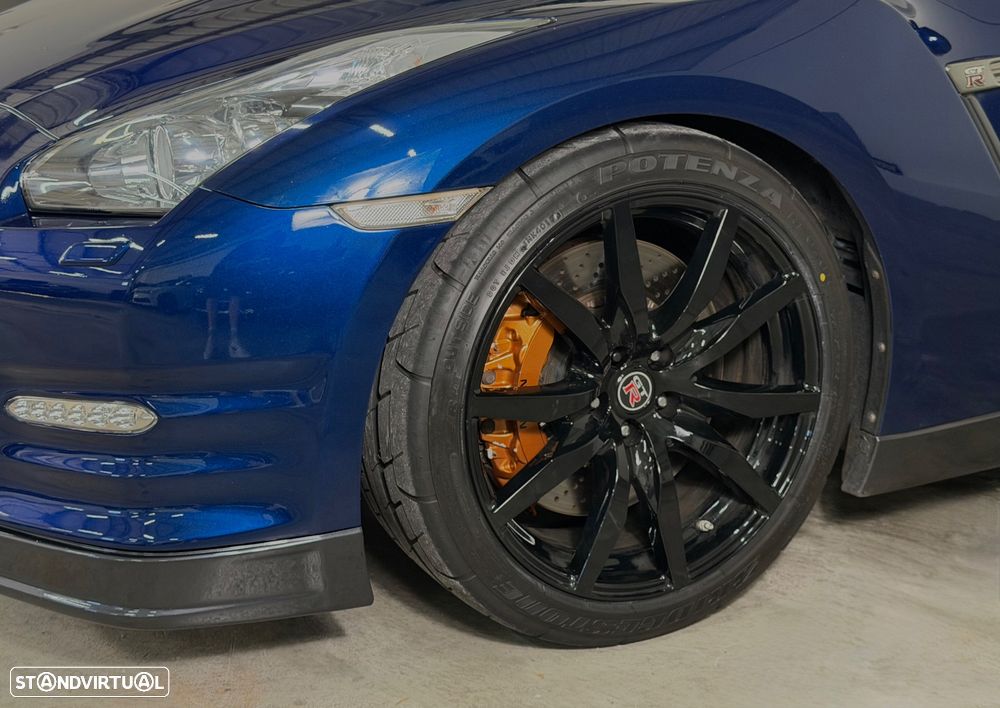 Nissan GT-R 3.8 V6 Black Edition - 7
