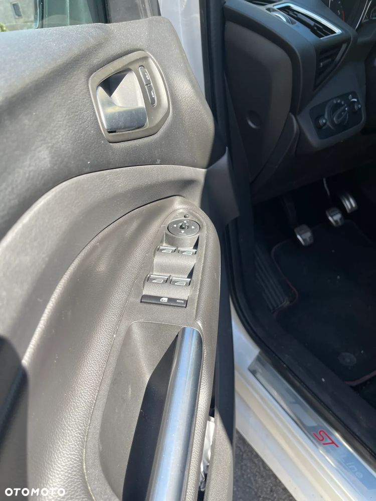 Ford Kuga 1.5 EcoBlue ST-LINE - 22