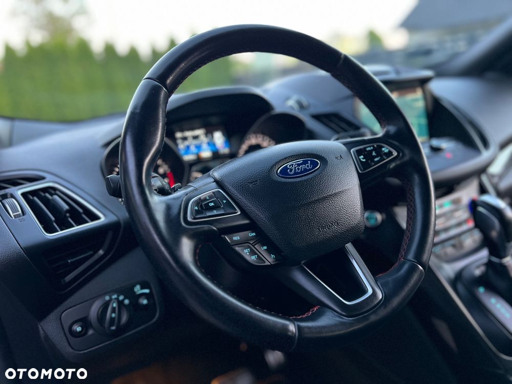 Ford Kuga - 28