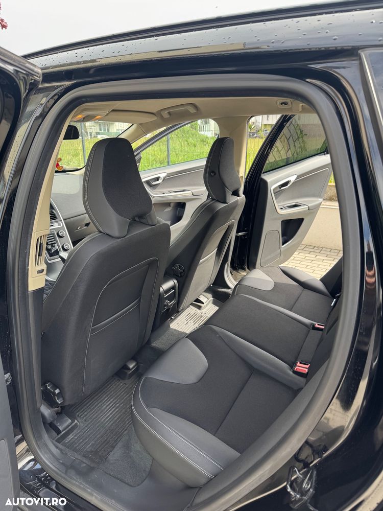 Volvo XC 60 D4 AWD Kinetic - 8