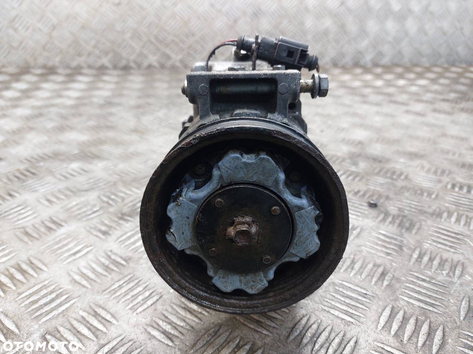 SPRĘŻARKA KLIMATYZACJI USZKODZONY AUDI A4 B6 1.8 T 447220-8413 - 3