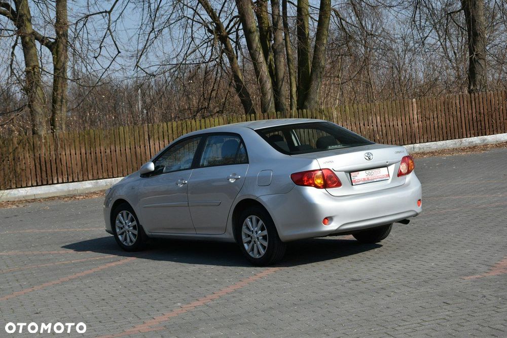 Toyota Corolla - 4