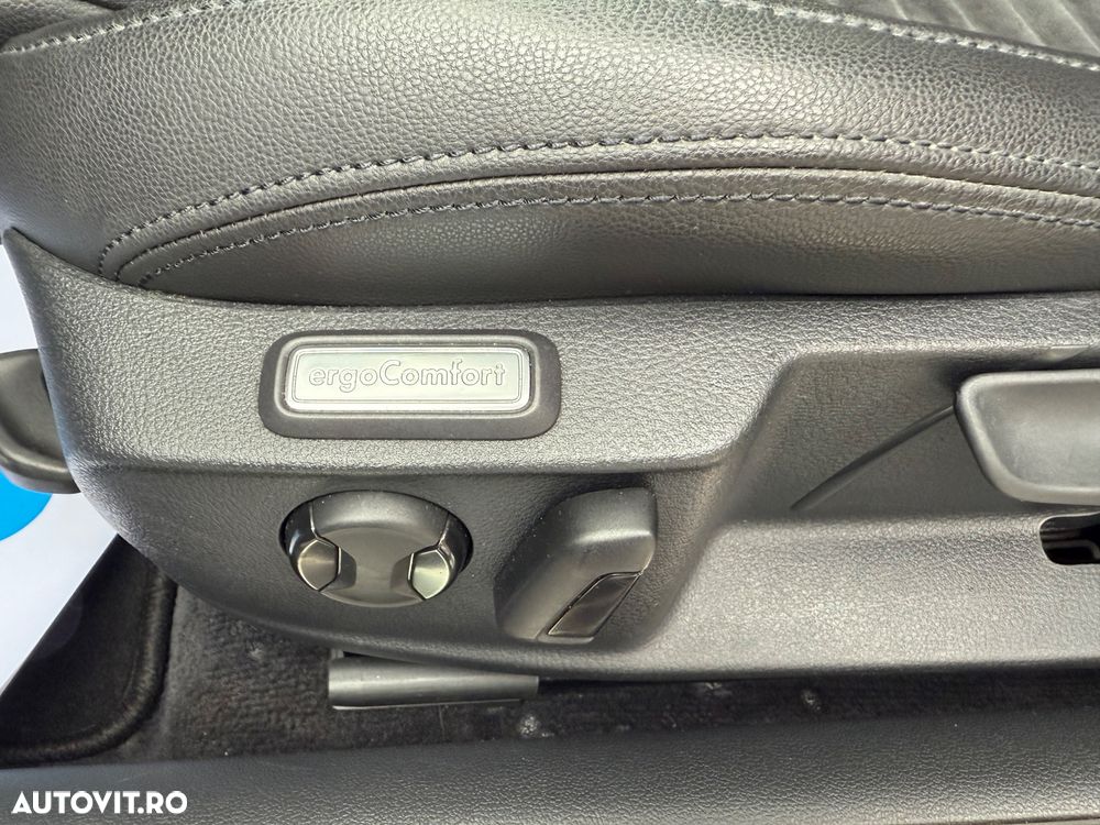 Volkswagen Passat Variant 1.6 TDI SCR DSG Business - 23