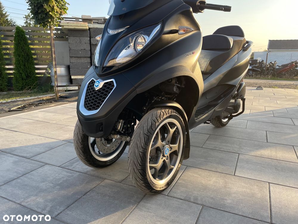 Piaggio MP-3 - 22