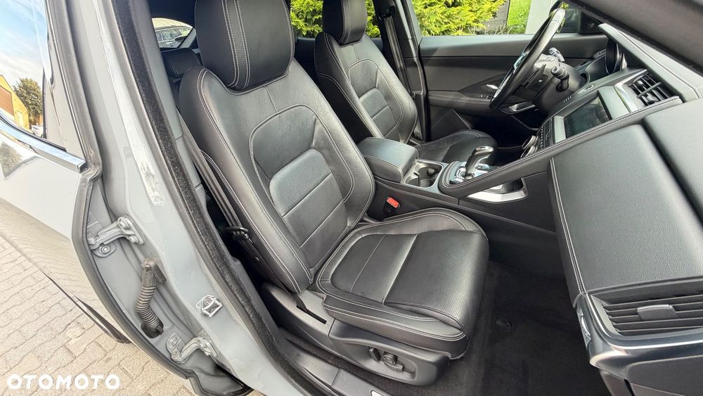 Jaguar E-Pace P250 AWD R-Dynamic - 27