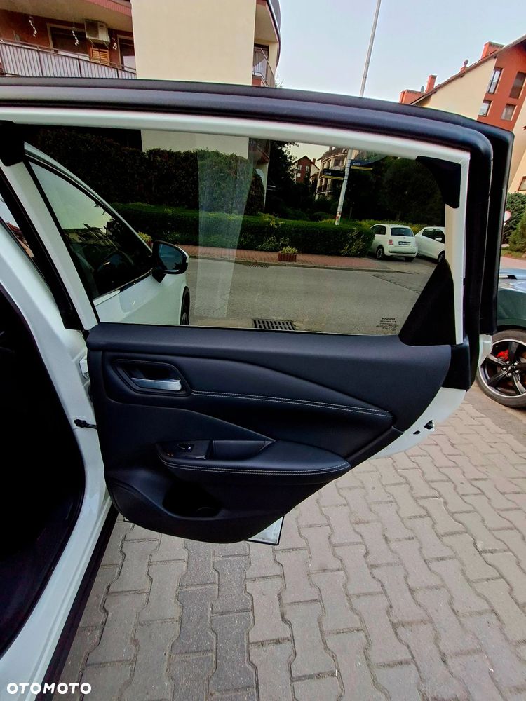 Nissan Qashqai 1.3 DIG-T N-Connecta DCT - 22
