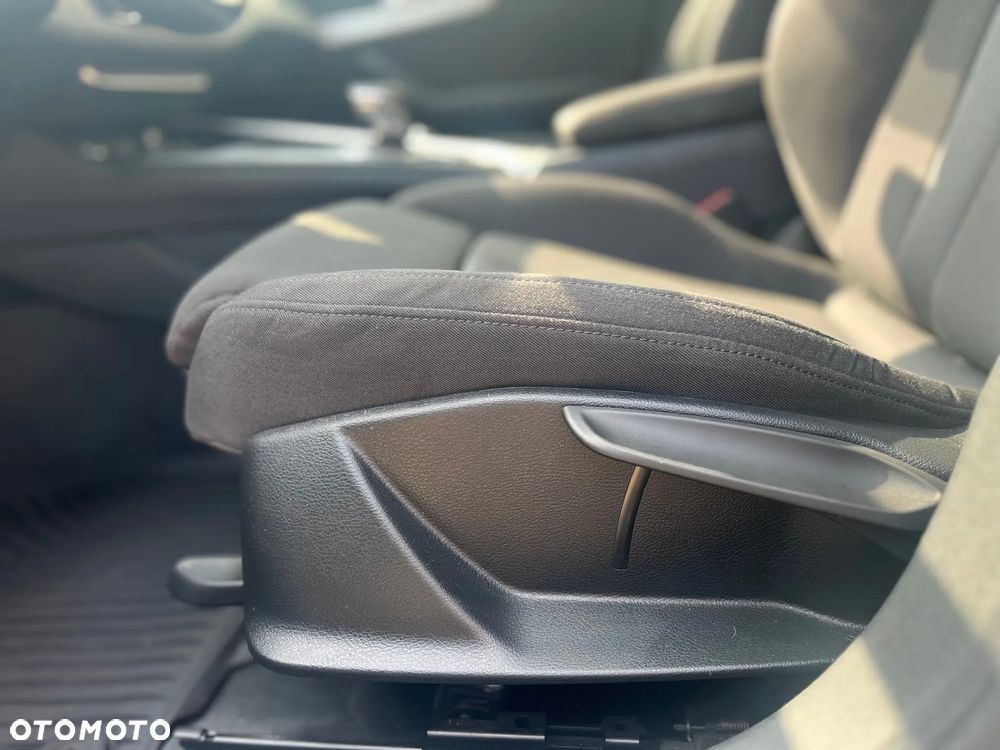 Audi A4 35 TFSI S tronic - 9