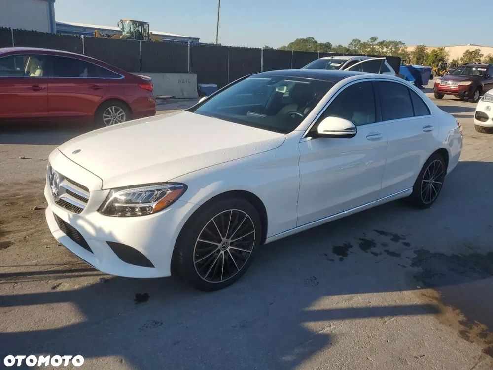 Mercedes-Benz Klasa C 300 4Matic 9G-TRONIC Exclusive - 1