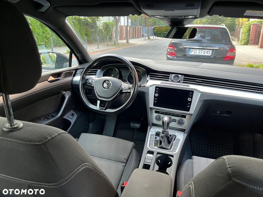 Volkswagen Passat 2.0 TDI SCR DSG Comfortline - 30