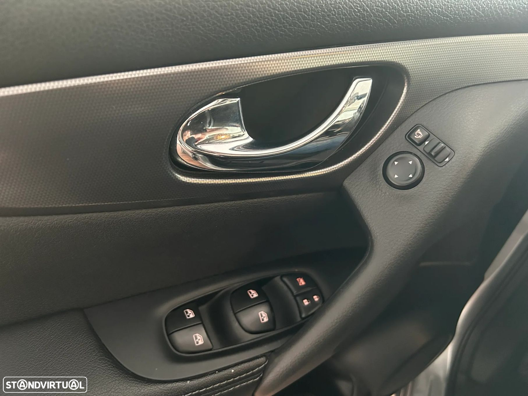 Nissan Qashqai 1.5 dCi N-Connecta J18 - 28