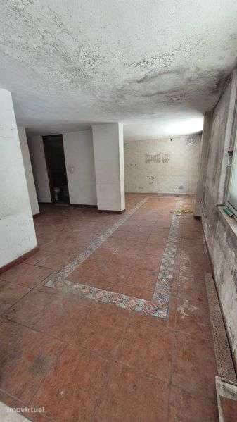 Escritório Duplex com Terraço no Centro do Laranjeiro, Almada - Grande imagem: 3/10