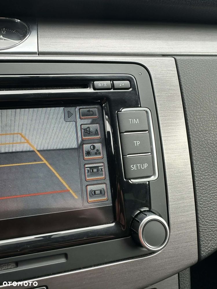 Volkswagen Passat 2.0 TDI 4Motion DSG BlueMotion Tech R-Line - 24