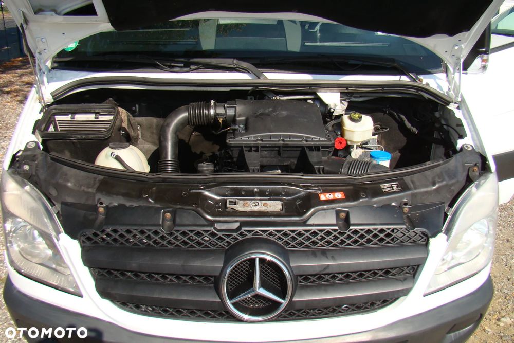 Mercedes-Benz Sprinter - 11