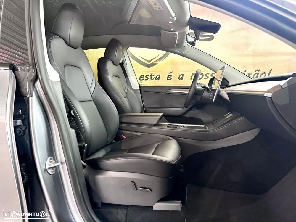 Tesla Model Y Long Range Dual Motor AWD - 13