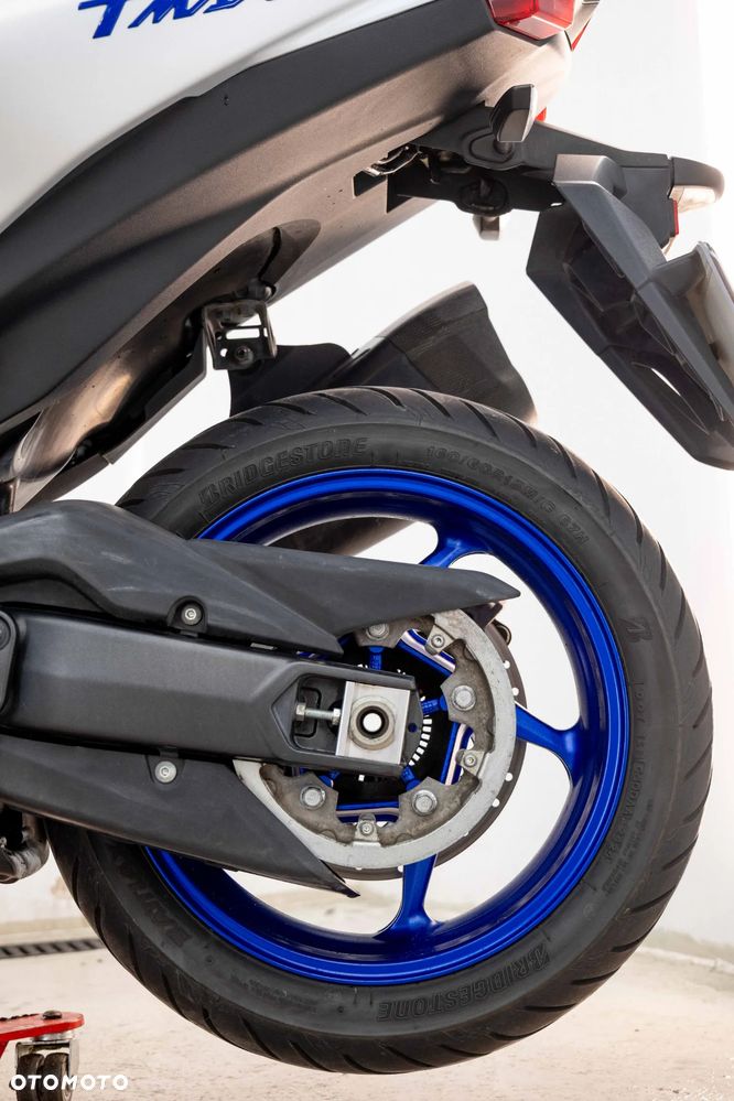 Yamaha Tmax - 38