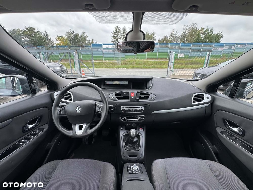 Renault Scenic 1.6 16V 110 Expression - 29