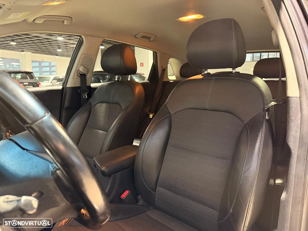 Kia Niro 1.6 GDi HEV - 23